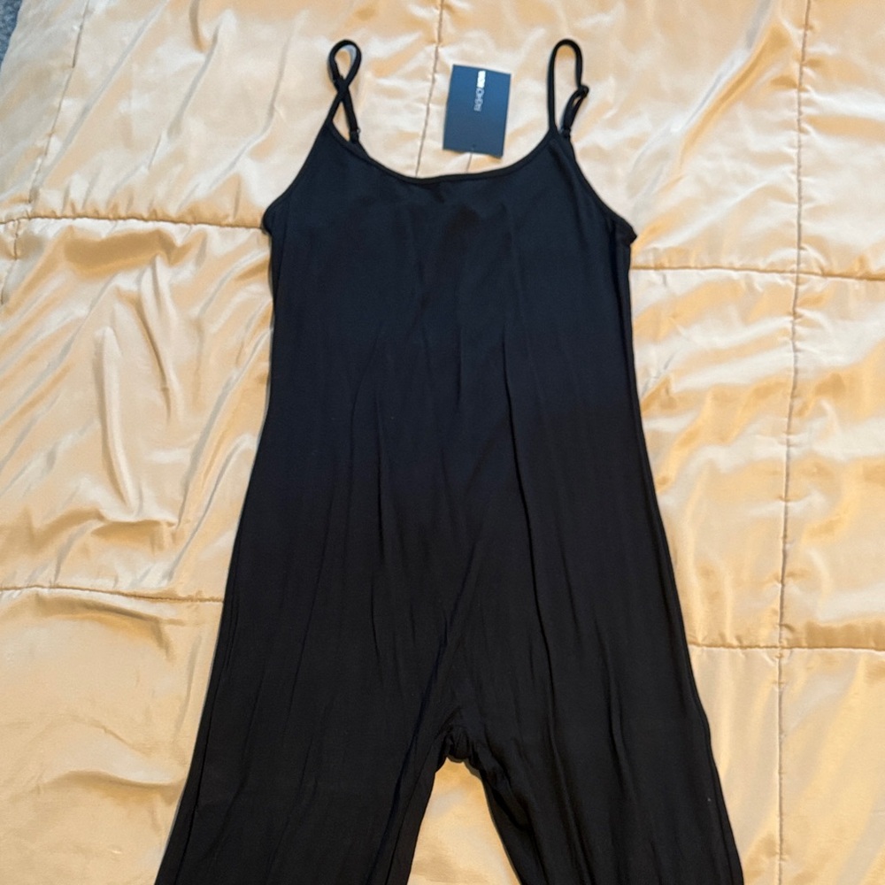 Fashion Nova Women’s Sleek Black Jumpsuit Size Medium